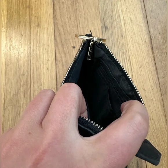 *last chance!!* Black zip wallet with ring - Picture 13 of 14